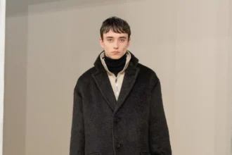 Pour Automne 2025, Hermès se lance dans la course automobile