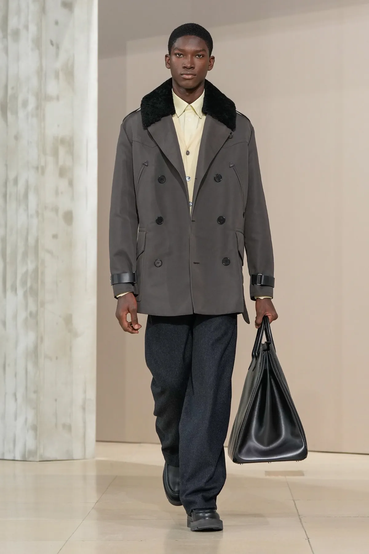 Pour Automne 2025, Hermès se lance dans la course automobile
