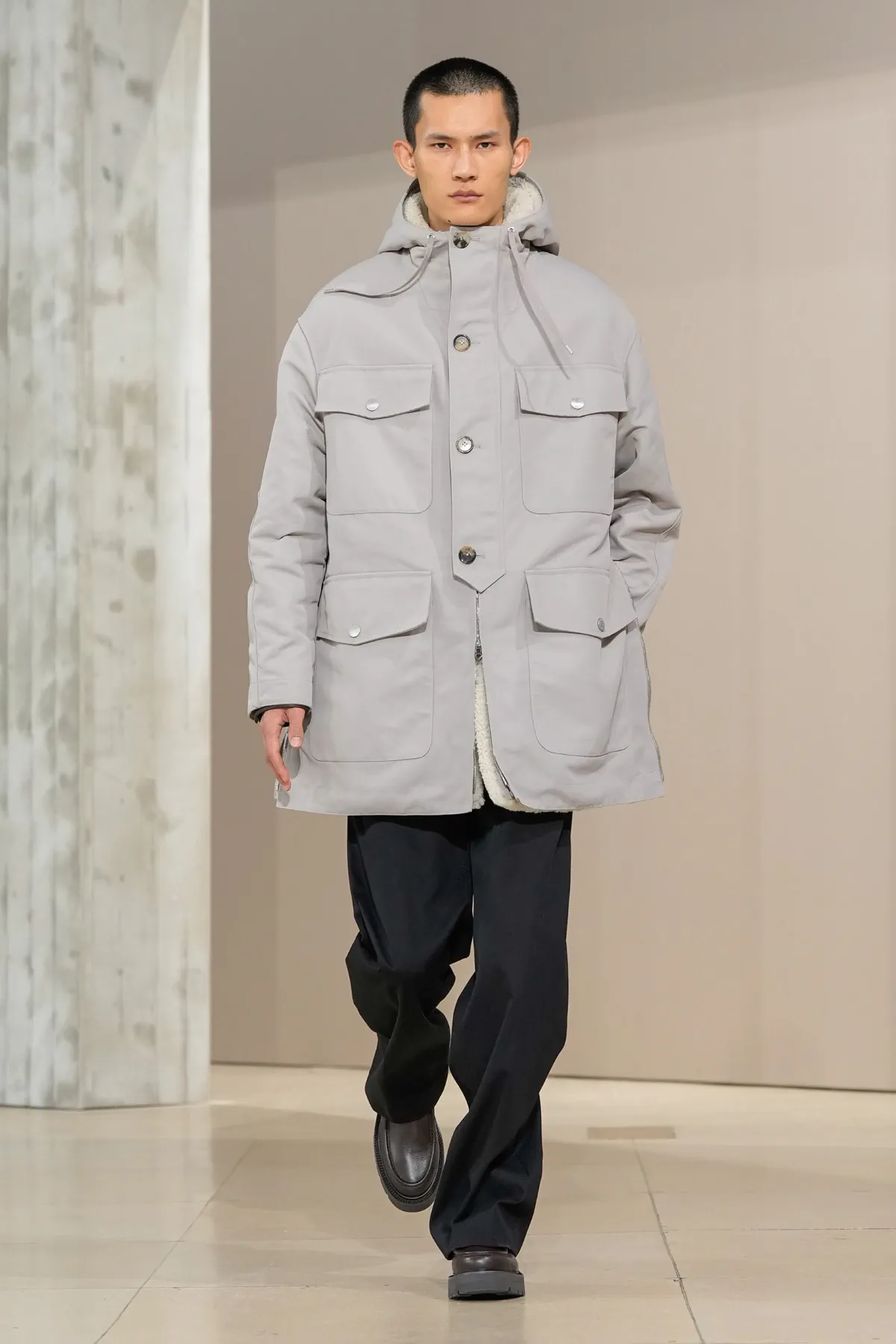 Pour Automne 2025, Hermès se lance dans la course automobile