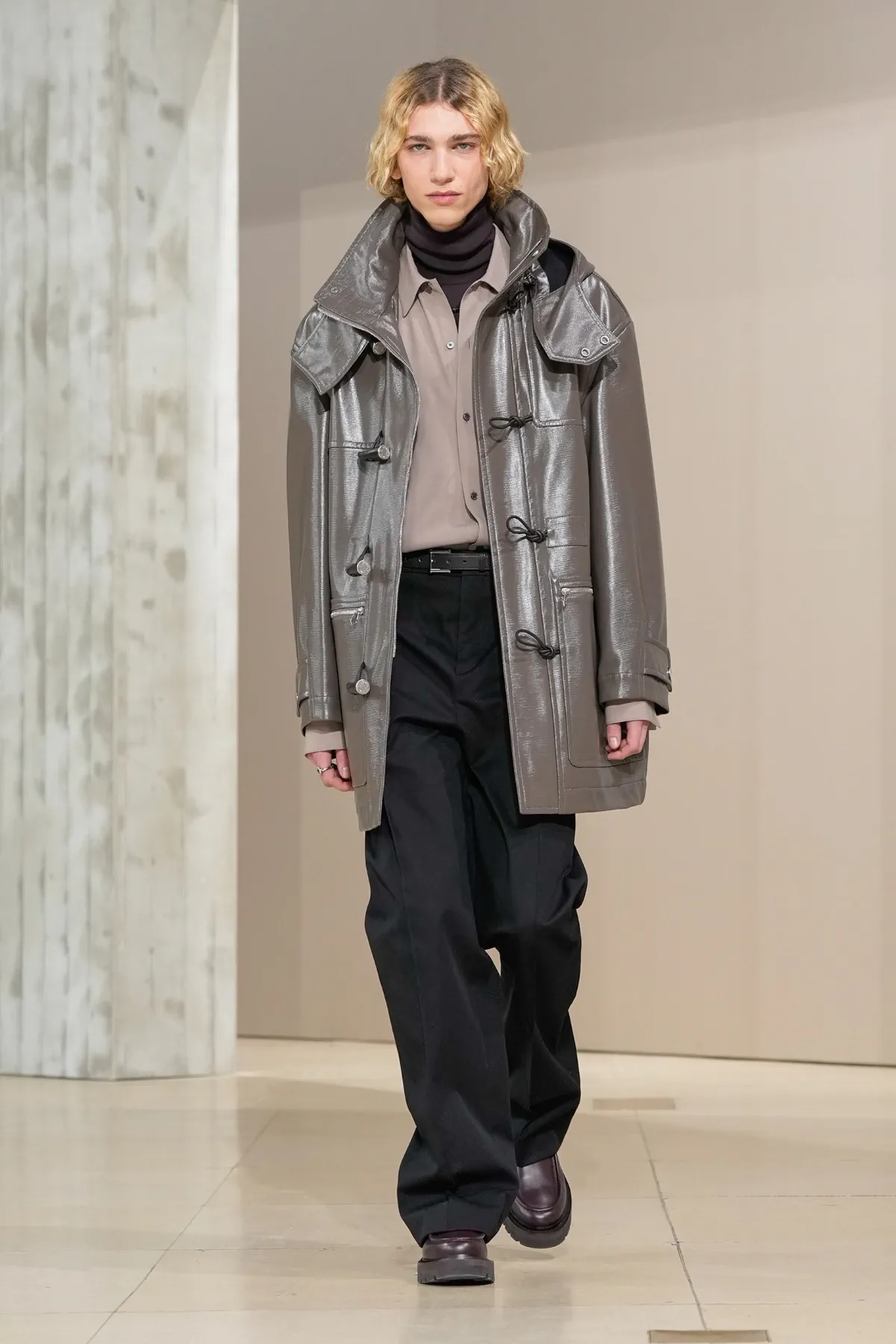 Pour Automne 2025, Hermès se lance dans la course automobile