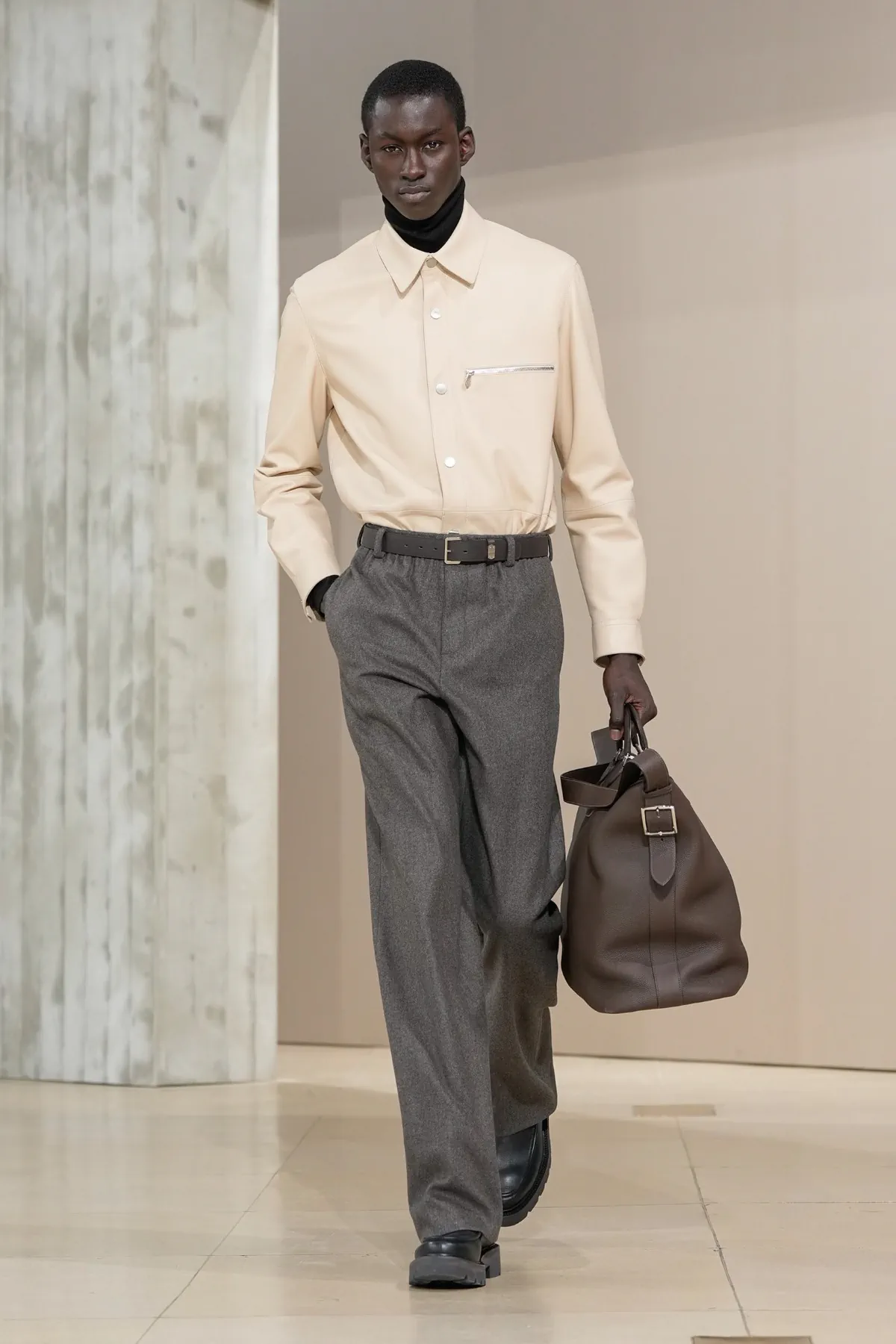 Pour Automne 2025, Hermès se lance dans la course automobile