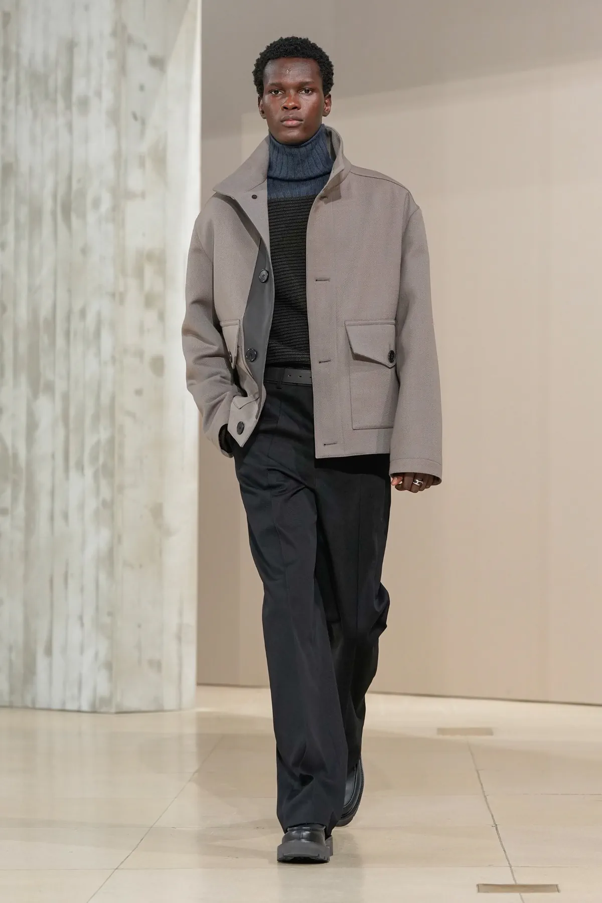 Pour Automne 2025, Hermès se lance dans la course automobile