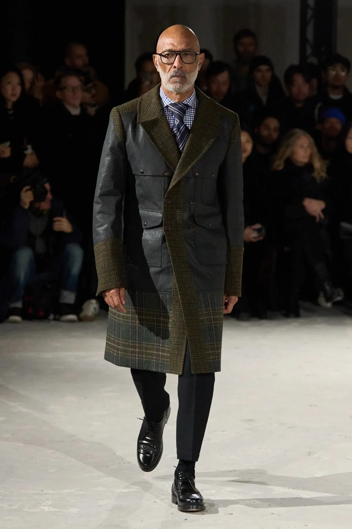 La collection automne 2025 de Junya Watanabe Man associe des vêtements de travail traditionnels à une touche urbaine