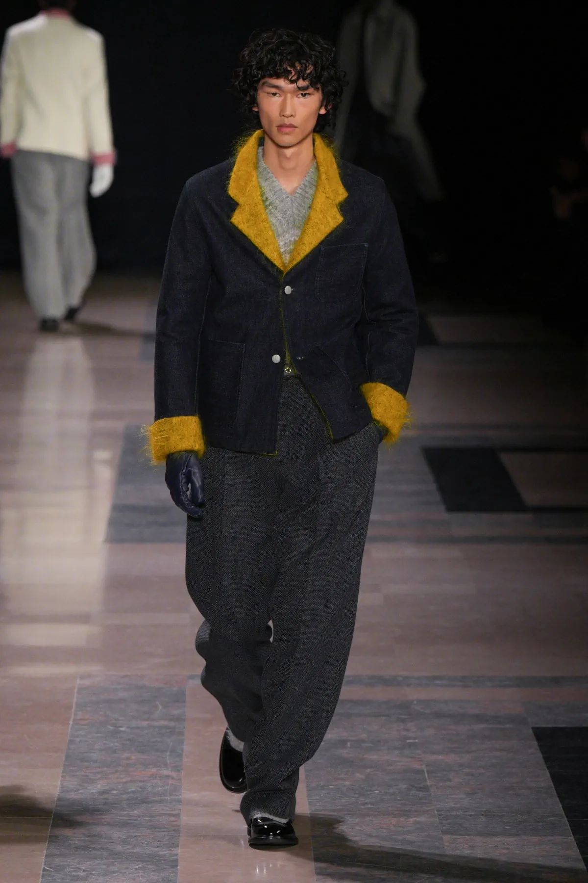 La collection pour hommes d'automne 2025 de Kenzo allie la vision de Nigo à l'art de Futura