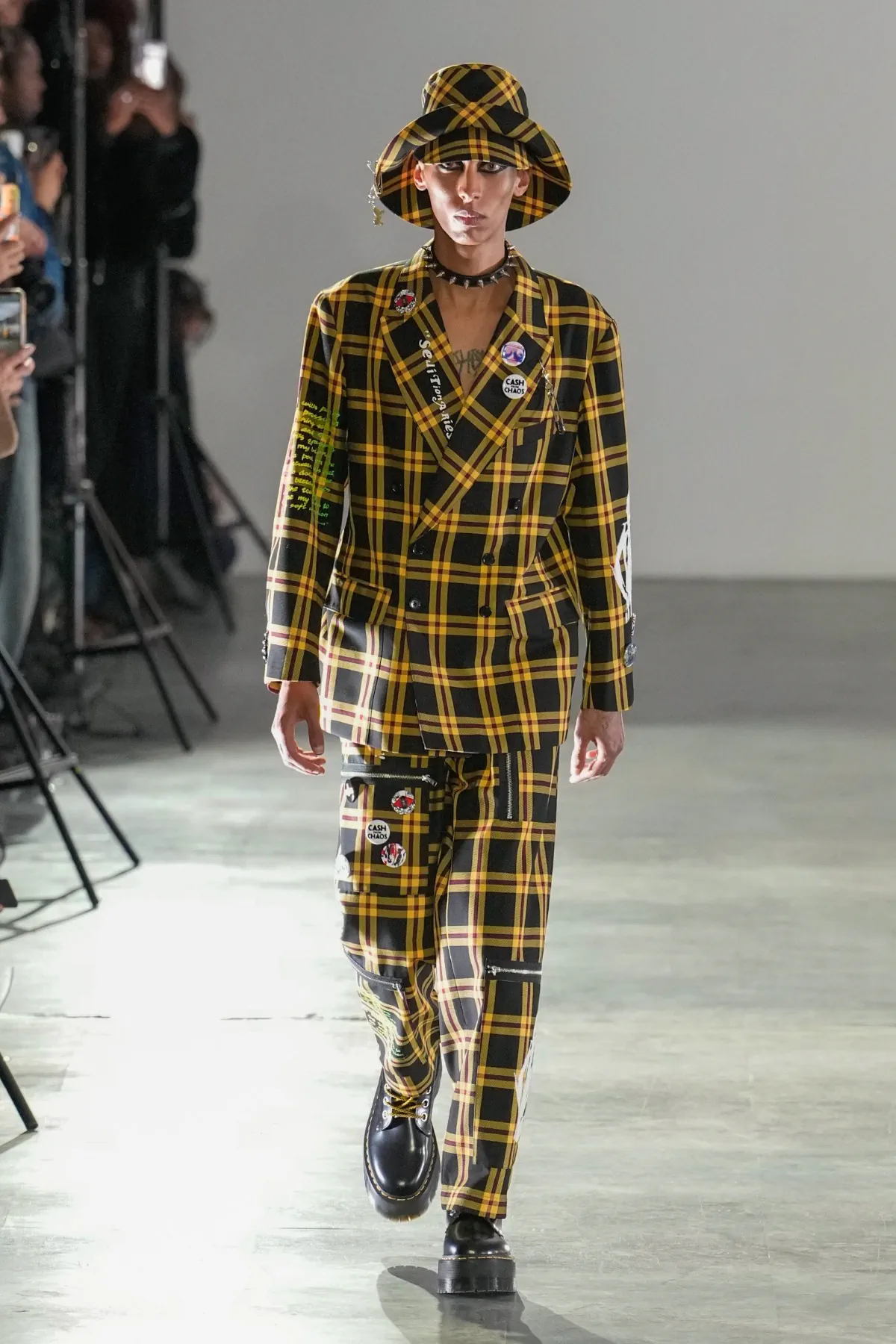 La collection automne 2025 de KIDILL célèbre l'esprit rebelle de Harajuku