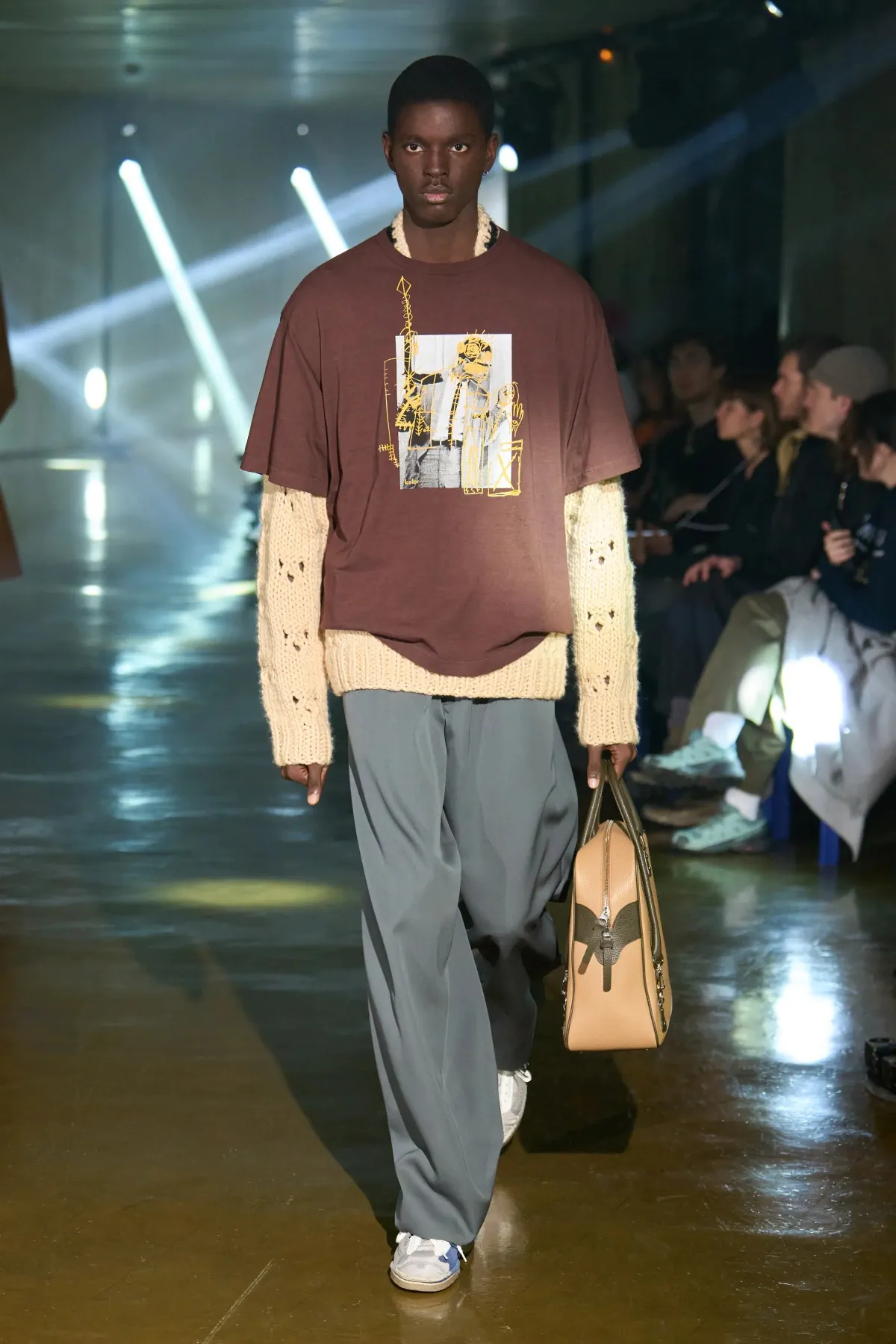 Le défilé kolor Automne 2025 clôt l'ère Junichi Abe avec une collection masculine innovante