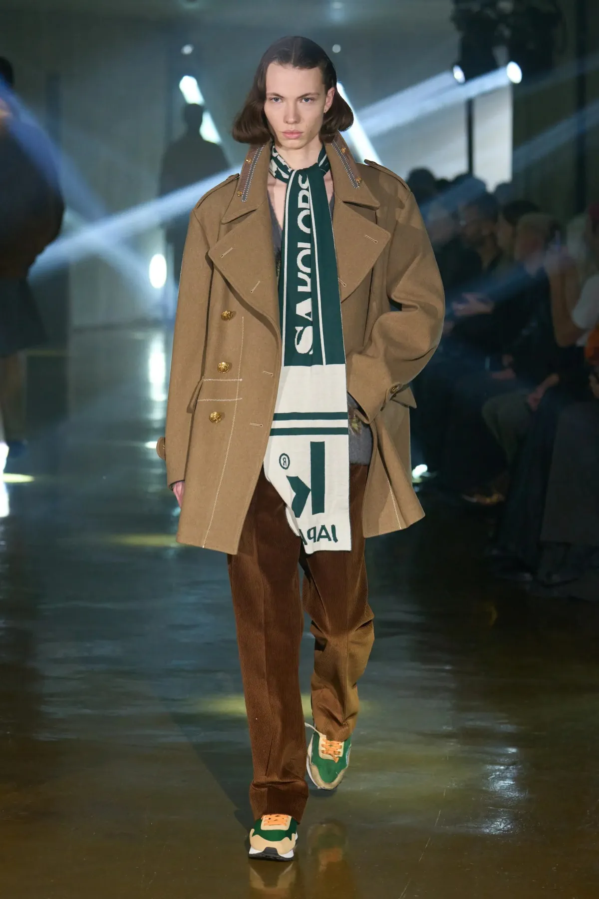 Le défilé kolor Automne 2025 clôt l'ère Junichi Abe avec une collection masculine innovante