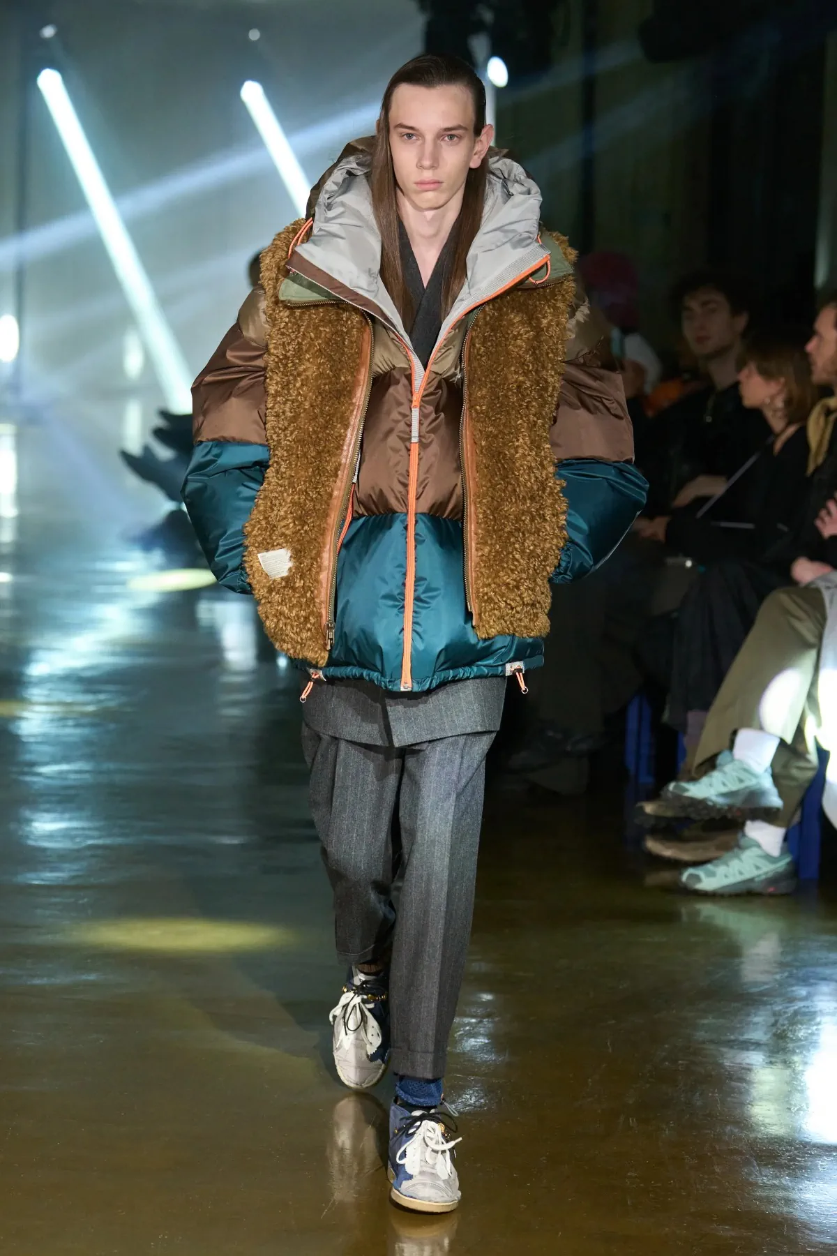 Le défilé kolor Automne 2025 clôt l'ère Junichi Abe avec une collection masculine innovante