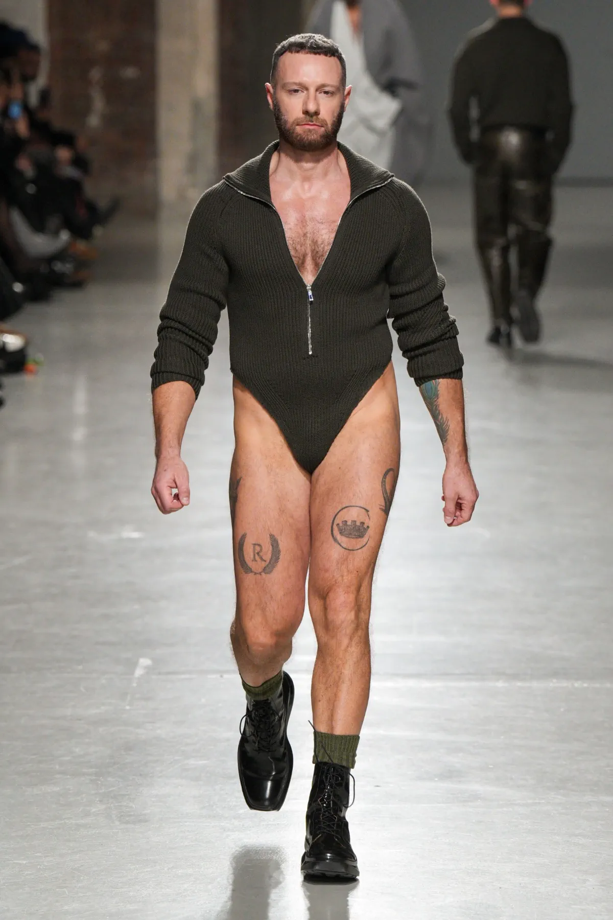 Pour l'automne 2025, LGN Louis Gabriel Nouchi embrasse le pouvoir, l'inclusivité et le tailleur provocateur