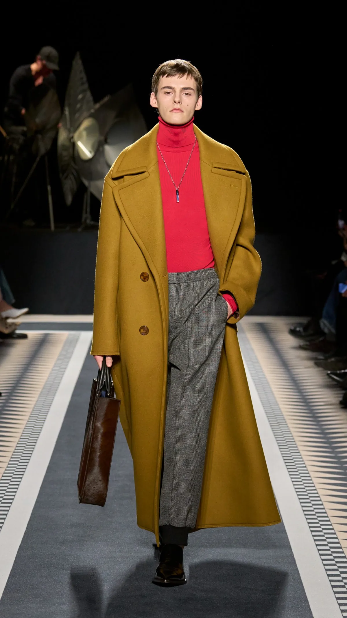 La collection automne 2025 de LANVIN marque le retour triomphal de Peter Copping