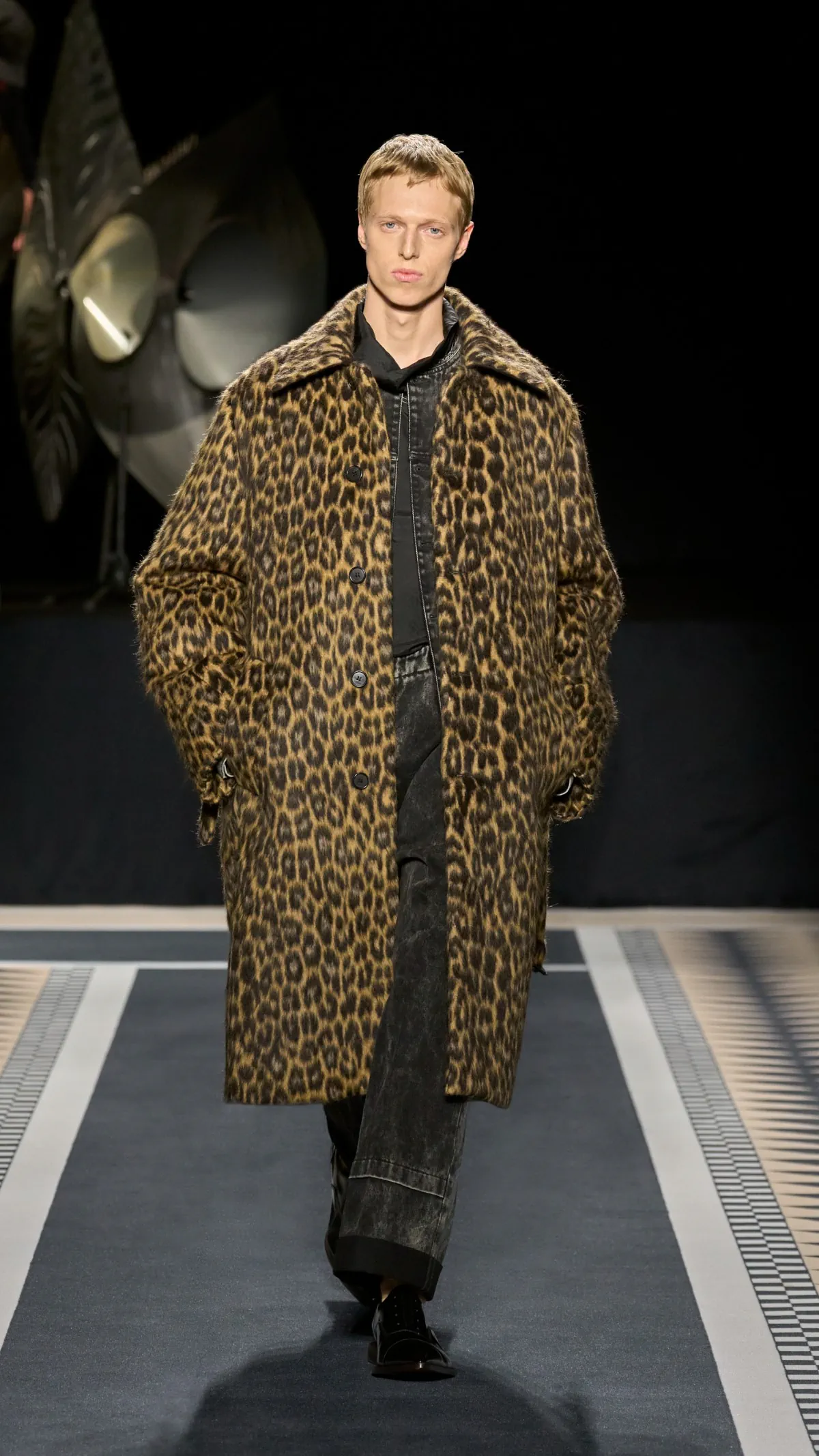 La collection automne 2025 de LANVIN marque le retour triomphal de Peter Copping