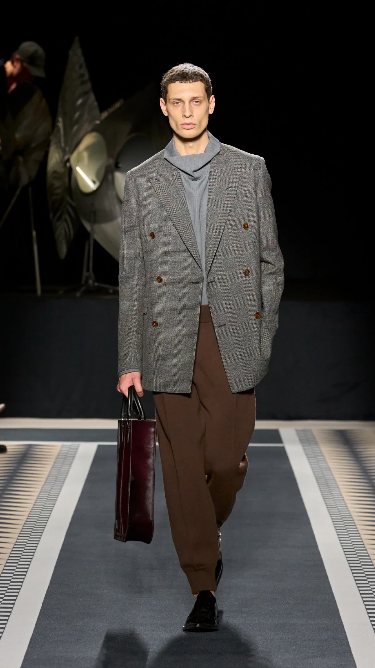 La collection automne 2025 de LANVIN marque le retour triomphal de Peter Copping