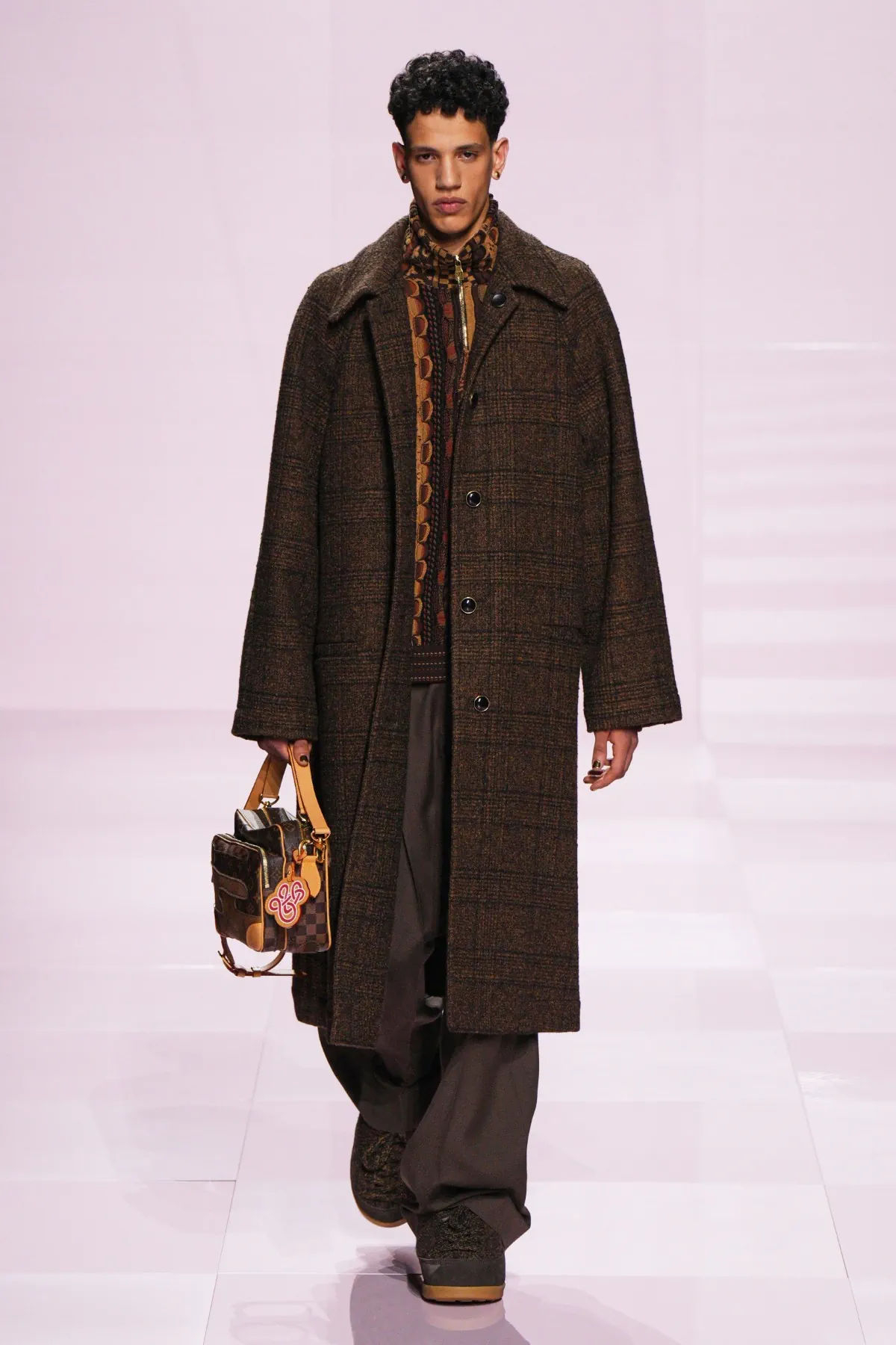 Pour l'automne 2025, Louis Vuitton célèbre célèbre l'amitié durable entre Pharrell Williams et Nigo