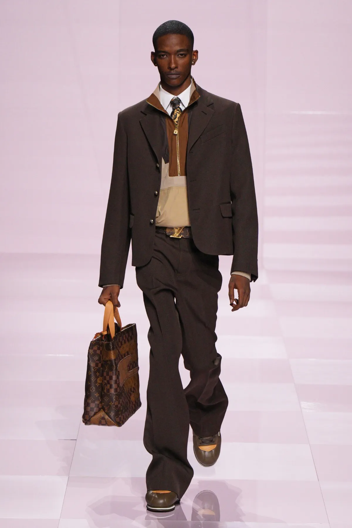 Pour l'automne 2025, Louis Vuitton célèbre célèbre l'amitié durable entre Pharrell Williams et Nigo