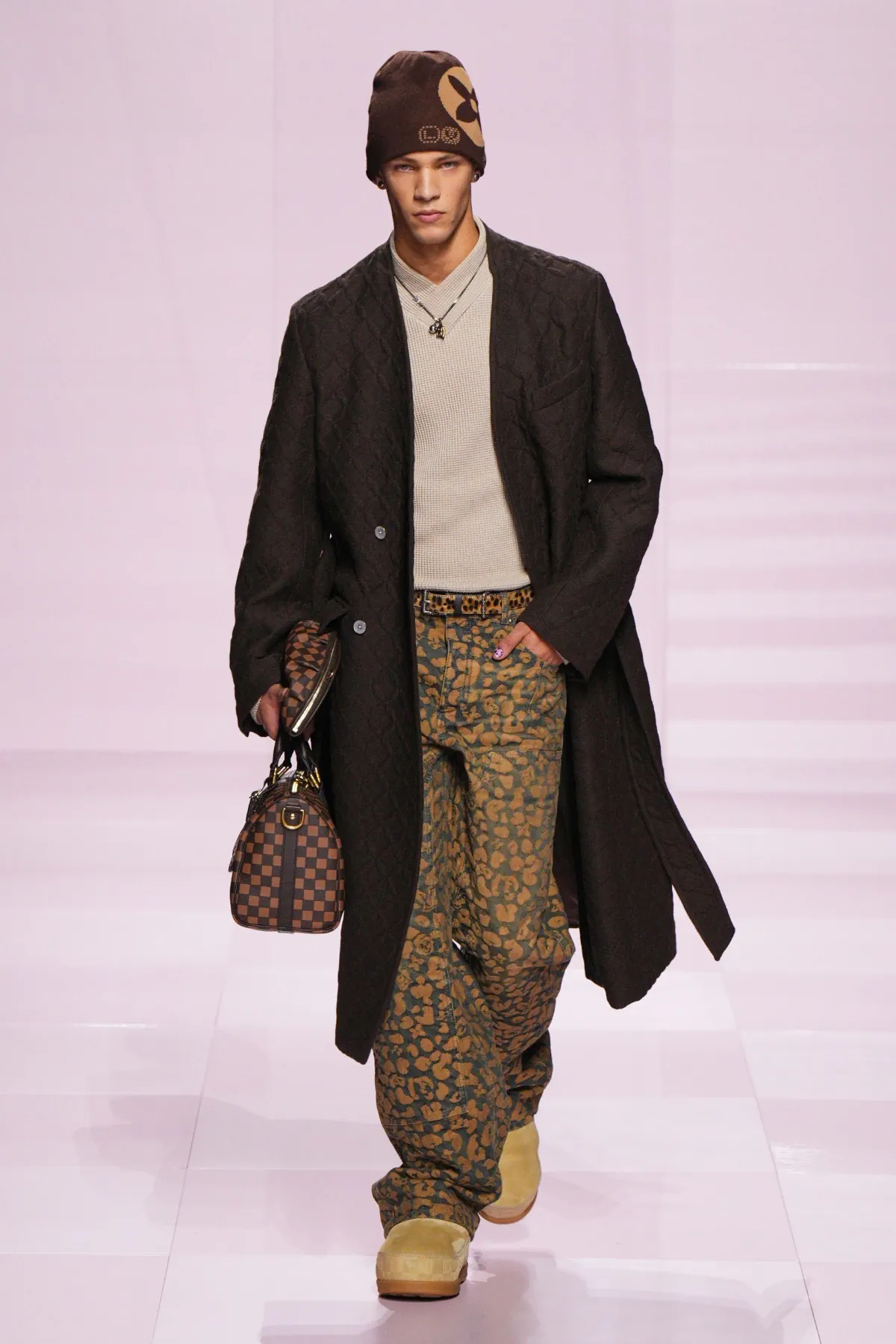 Pour l'automne 2025, Louis Vuitton célèbre célèbre l'amitié durable entre Pharrell Williams et Nigo