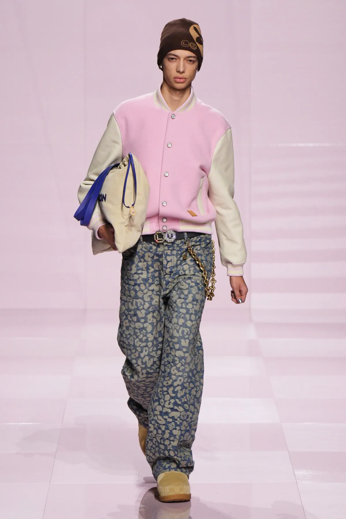 Pour l'automne 2025, Louis Vuitton célèbre célèbre l'amitié durable entre Pharrell Williams et Nigo