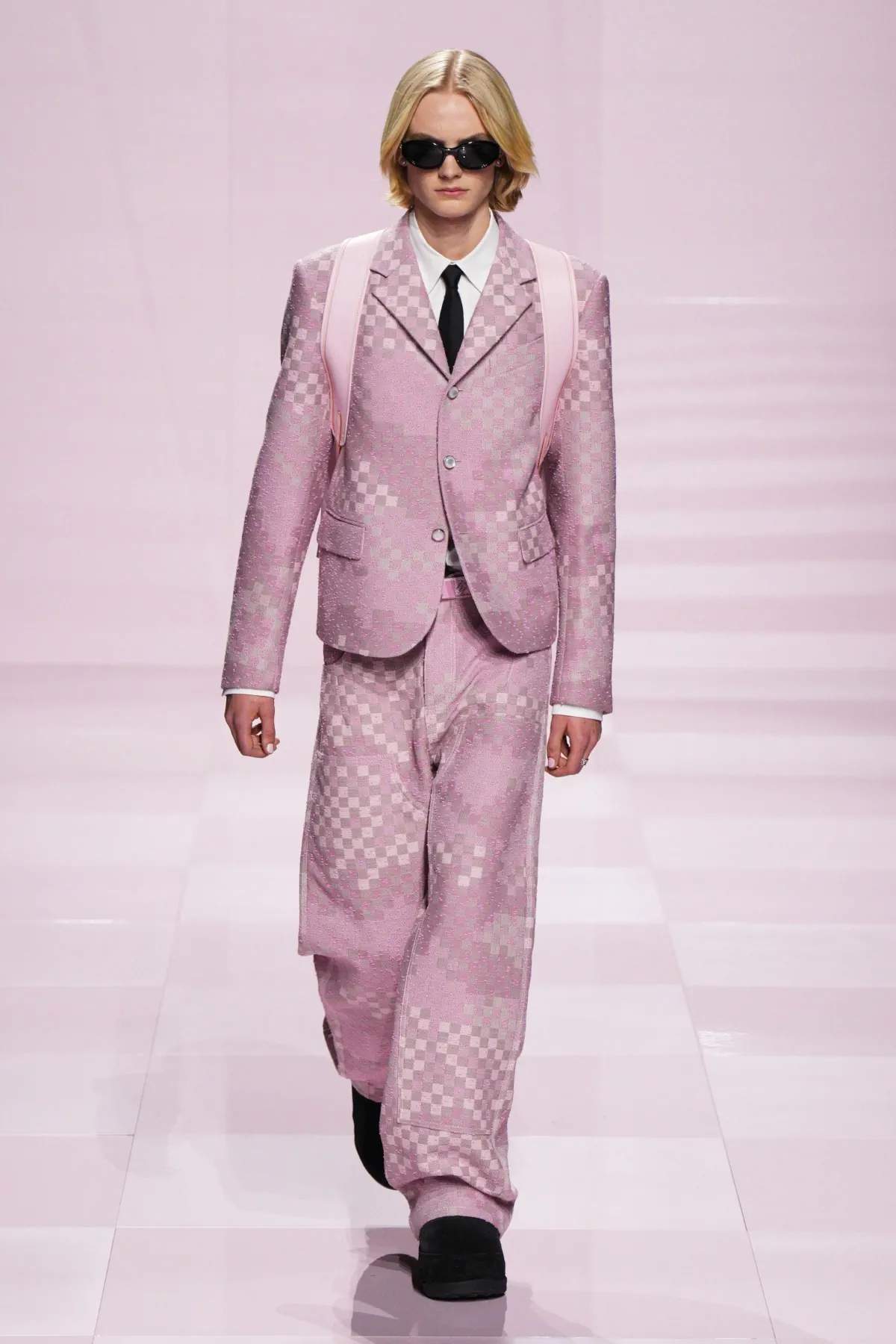 Pour l'automne 2025, Louis Vuitton célèbre célèbre l'amitié durable entre Pharrell Williams et Nigo