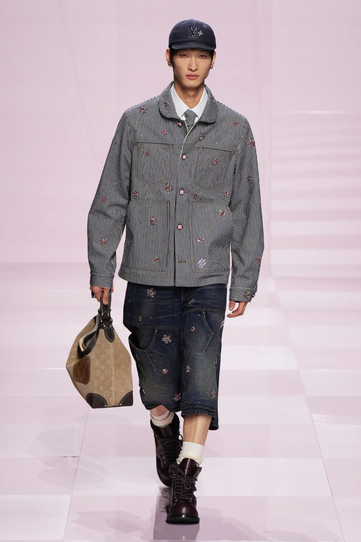 Pour l'automne 2025, Louis Vuitton célèbre célèbre l'amitié durable entre Pharrell Williams et Nigo