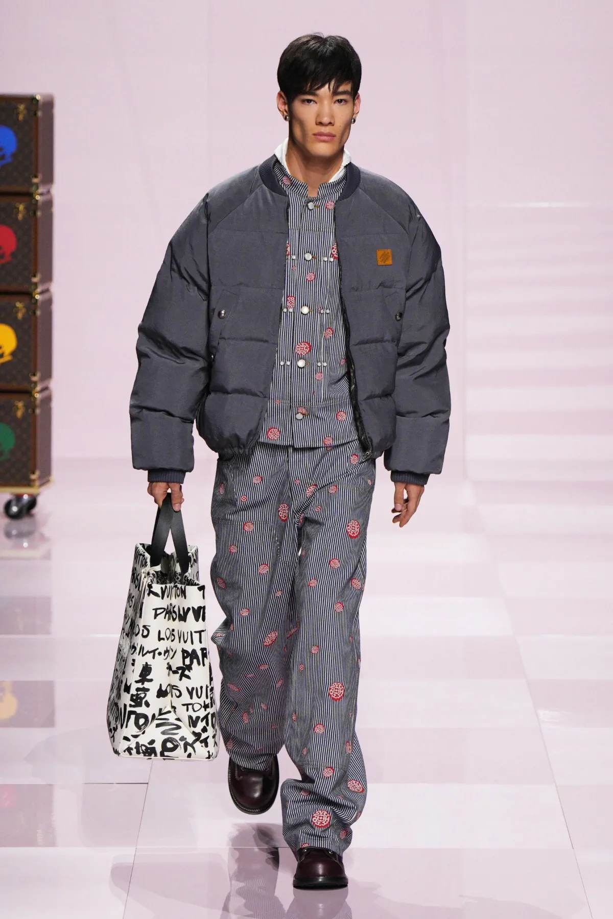Pour l'automne 2025, Louis Vuitton célèbre célèbre l'amitié durable entre Pharrell Williams et Nigo