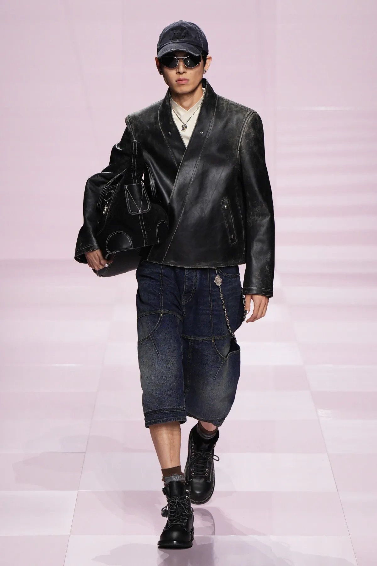 Pour l'automne 2025, Louis Vuitton célèbre célèbre l'amitié durable entre Pharrell Williams et Nigo