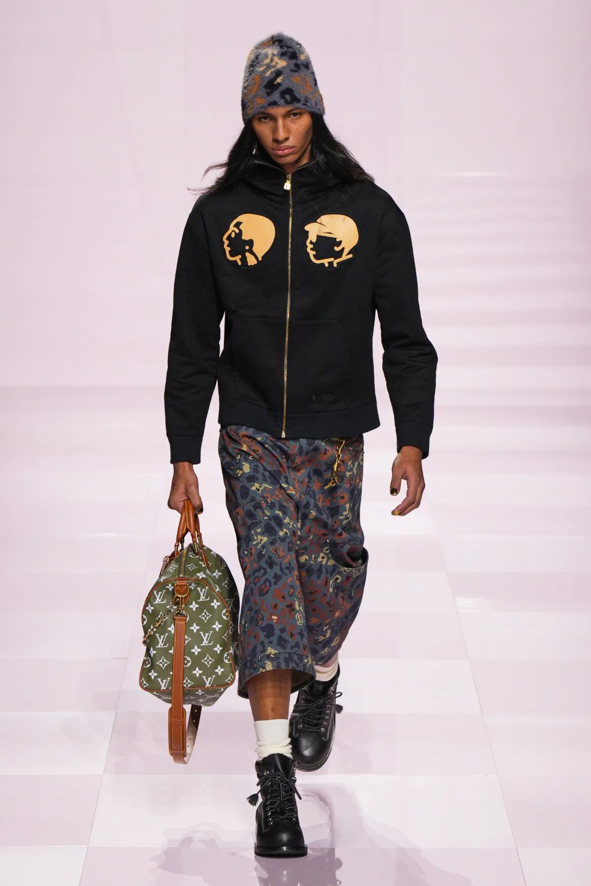 Pour l'automne 2025, Louis Vuitton célèbre célèbre l'amitié durable entre Pharrell Williams et Nigo