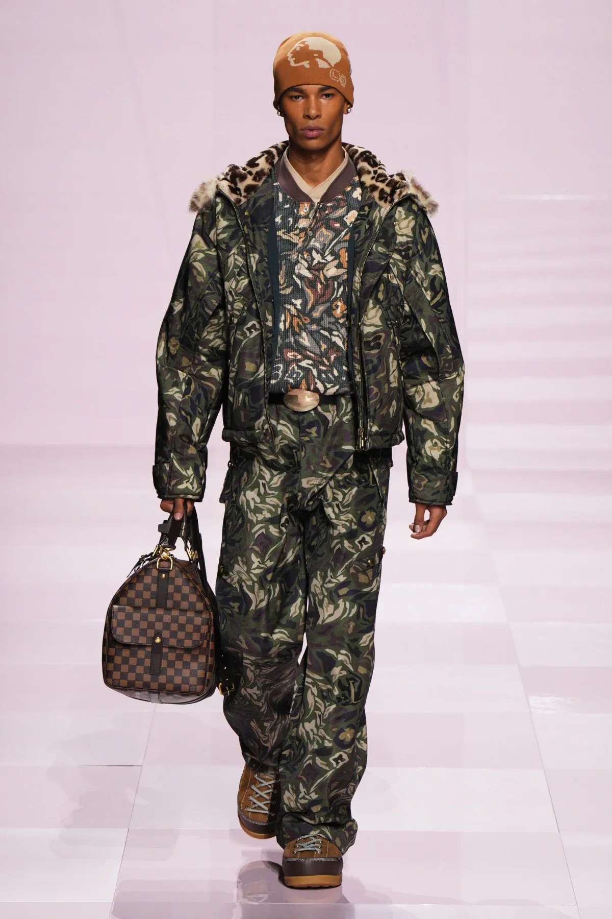 Pour l'automne 2025, Louis Vuitton célèbre célèbre l'amitié durable entre Pharrell Williams et Nigo