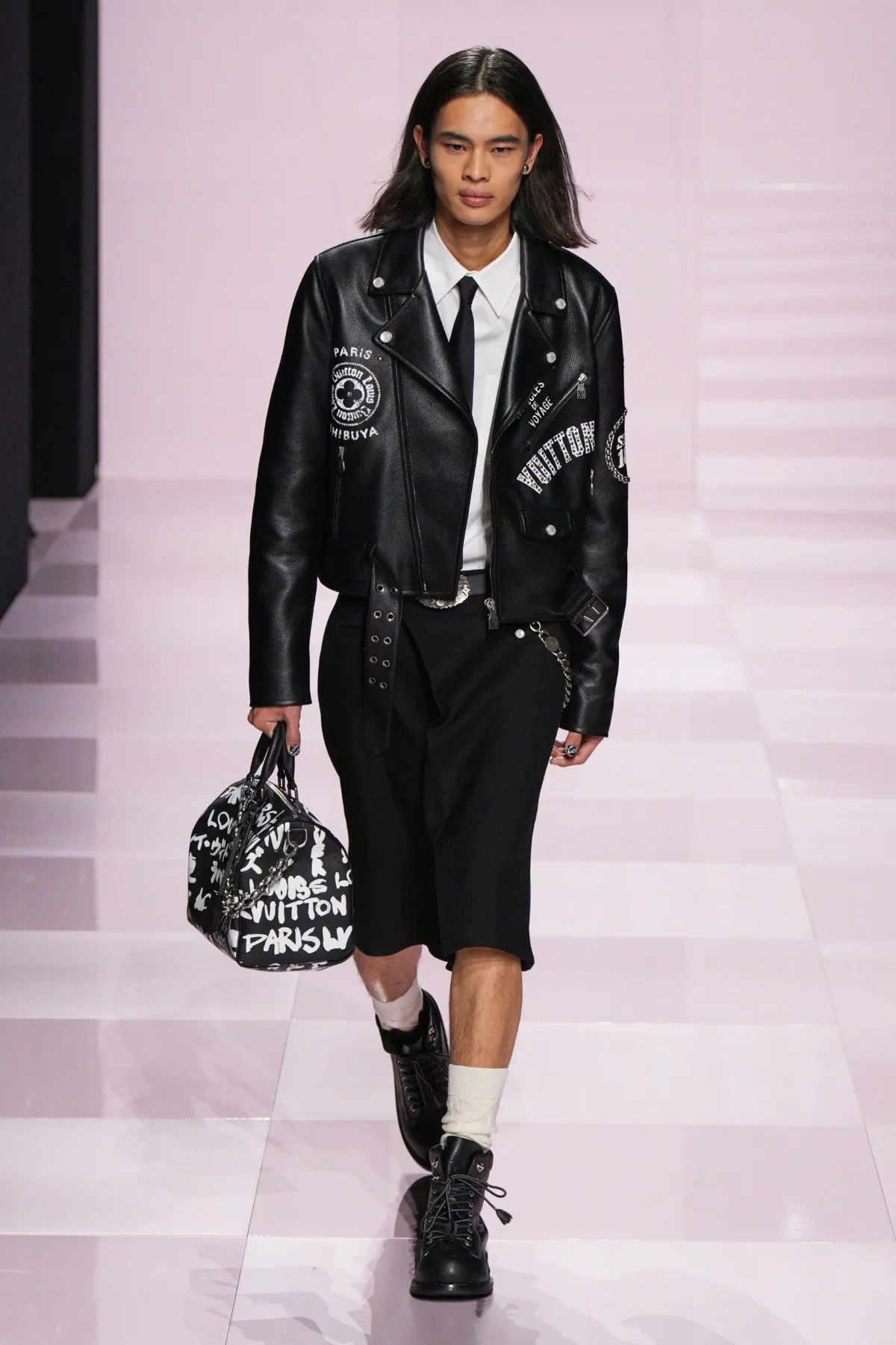 Pour l'automne 2025, Louis Vuitton célèbre célèbre l'amitié durable entre Pharrell Williams et Nigo