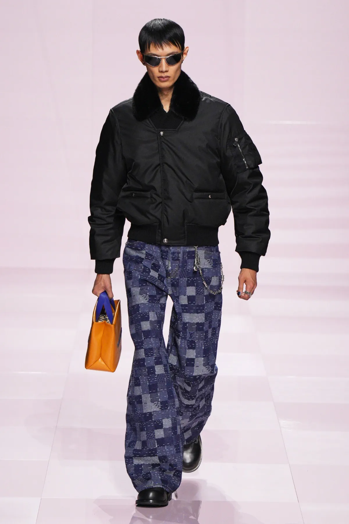 Pour l'automne 2025, Louis Vuitton célèbre célèbre l'amitié durable entre Pharrell Williams et Nigo