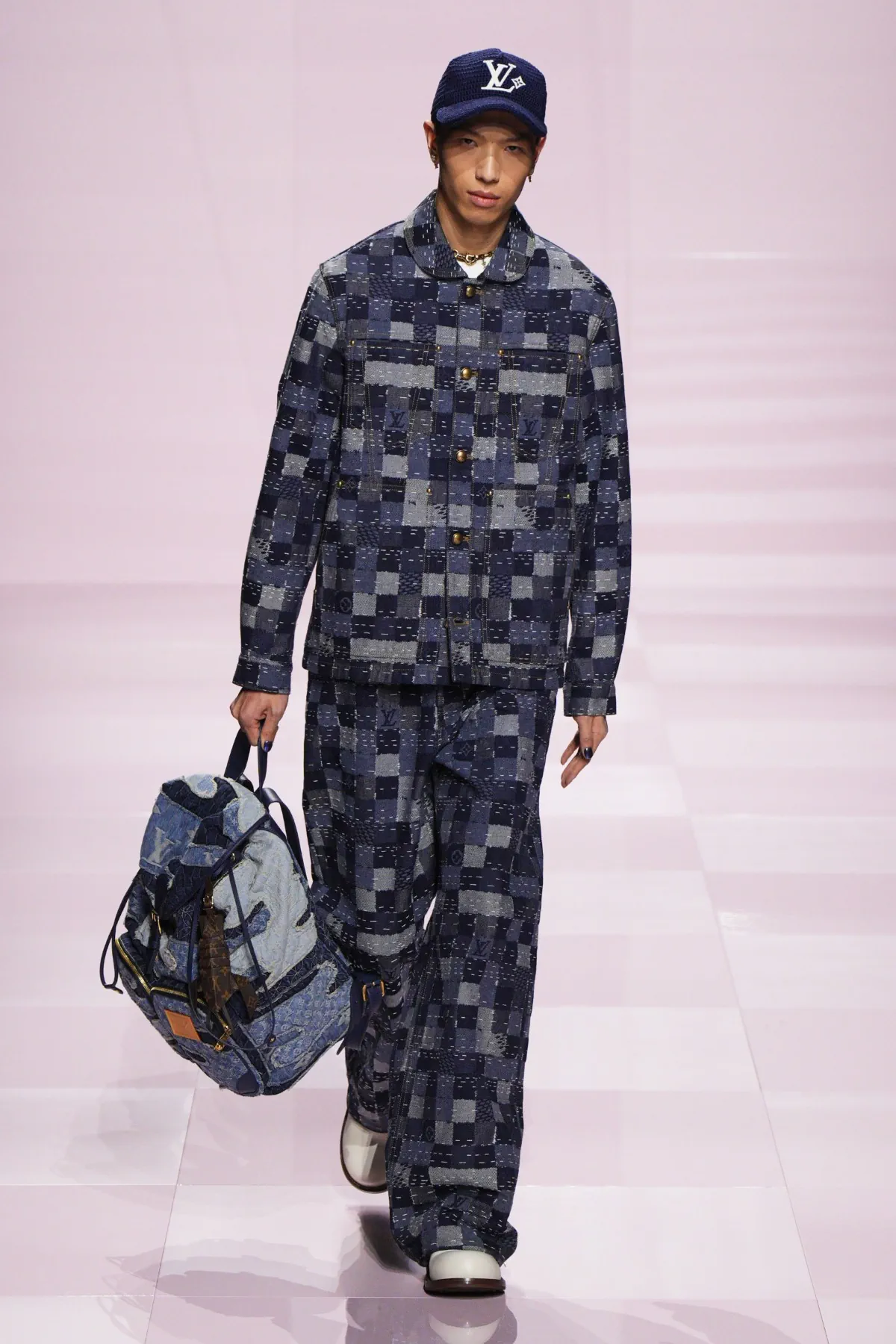 Pour l'automne 2025, Louis Vuitton célèbre célèbre l'amitié durable entre Pharrell Williams et Nigo