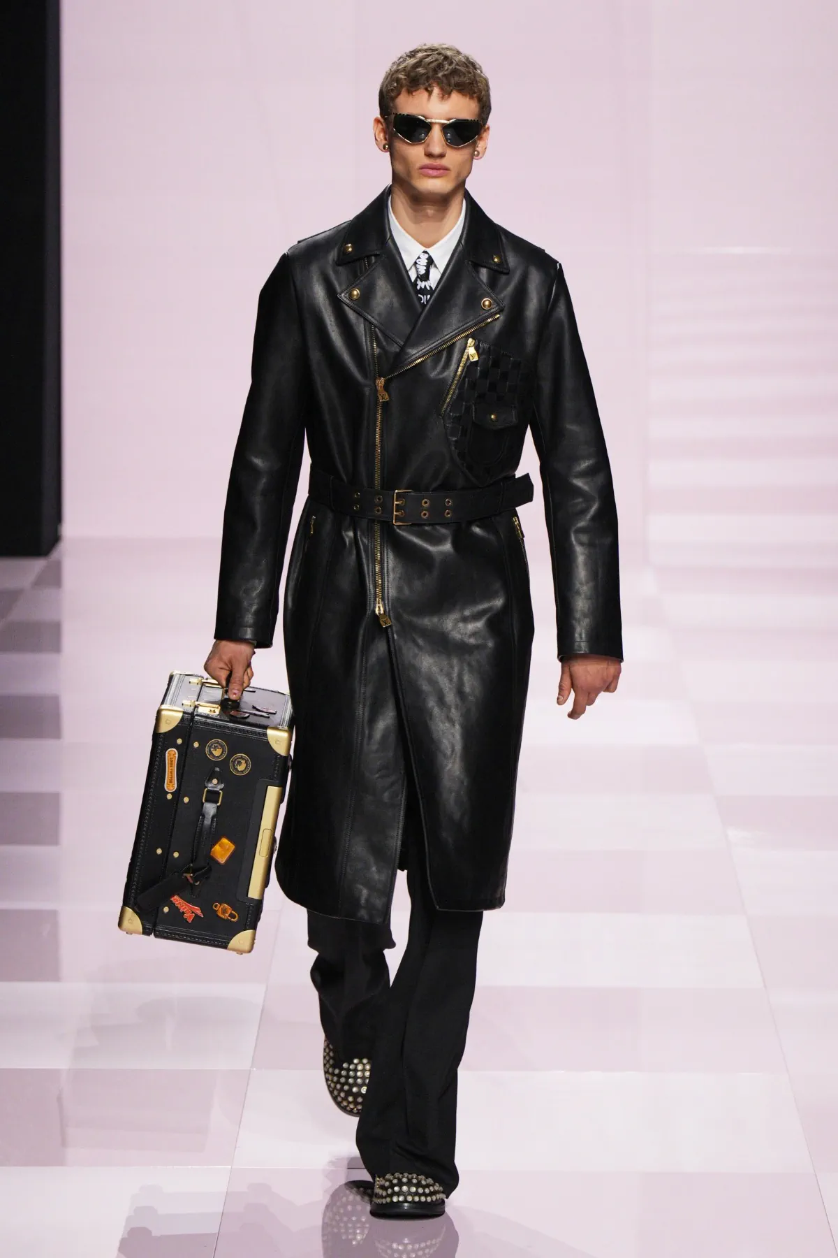 Pour l'automne 2025, Louis Vuitton célèbre célèbre l'amitié durable entre Pharrell Williams et Nigo