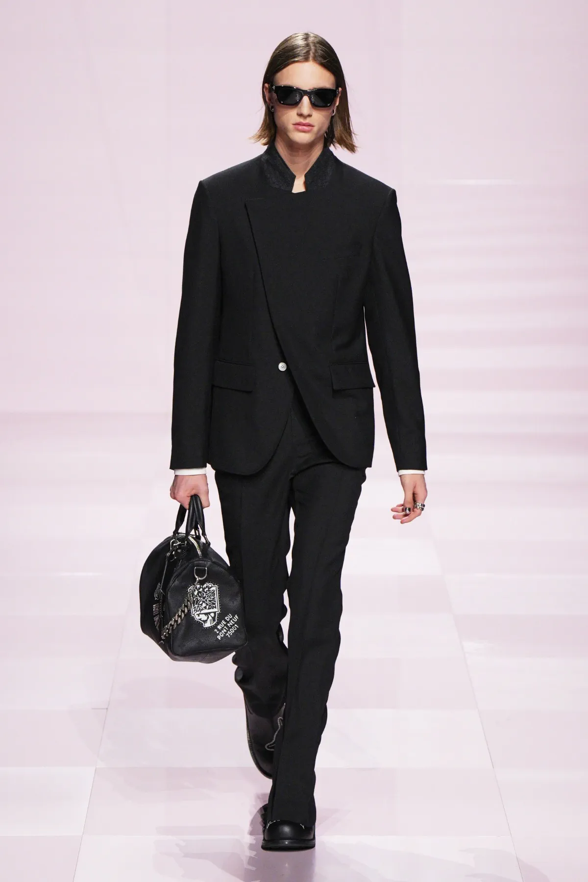 Pour l'automne 2025, Louis Vuitton célèbre célèbre l'amitié durable entre Pharrell Williams et Nigo