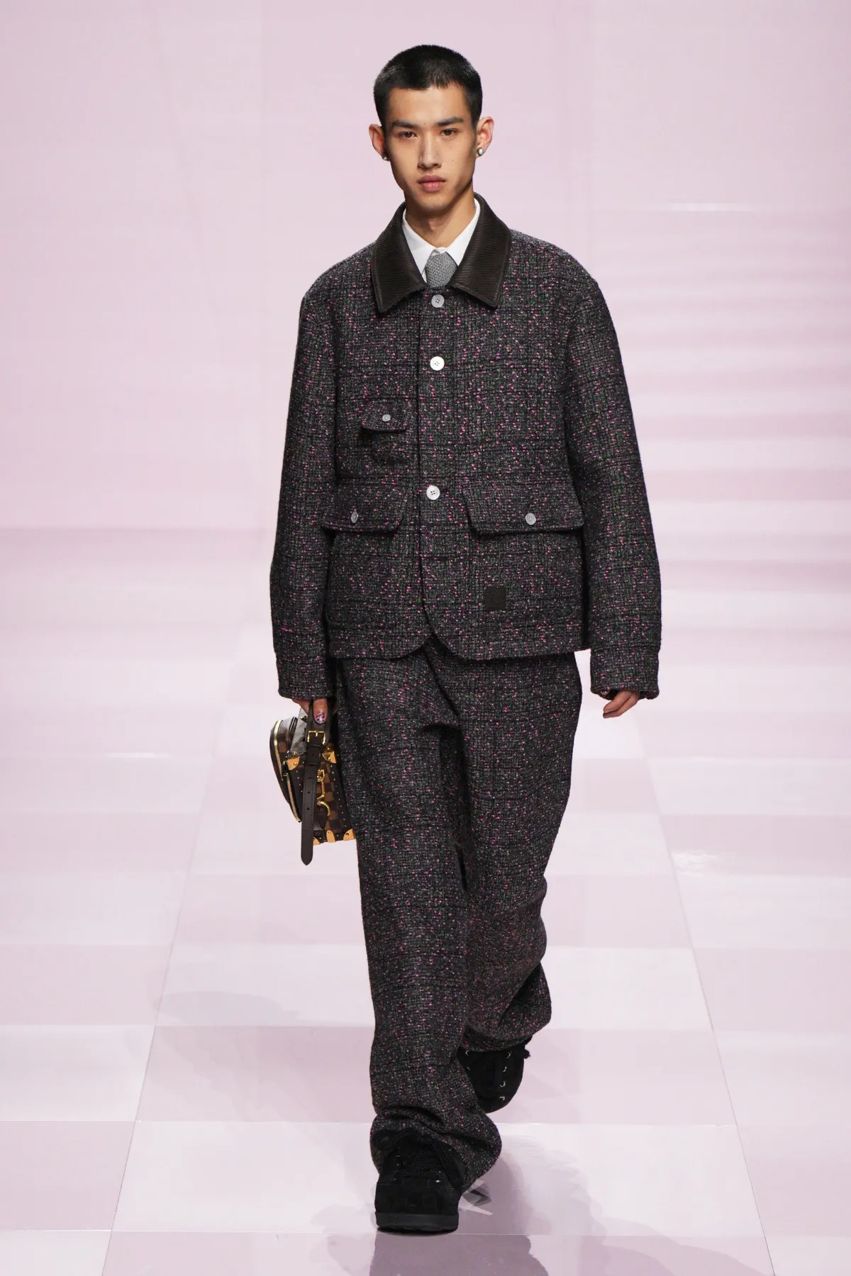 Pour l'automne 2025, Louis Vuitton célèbre célèbre l'amitié durable entre Pharrell Williams et Nigo