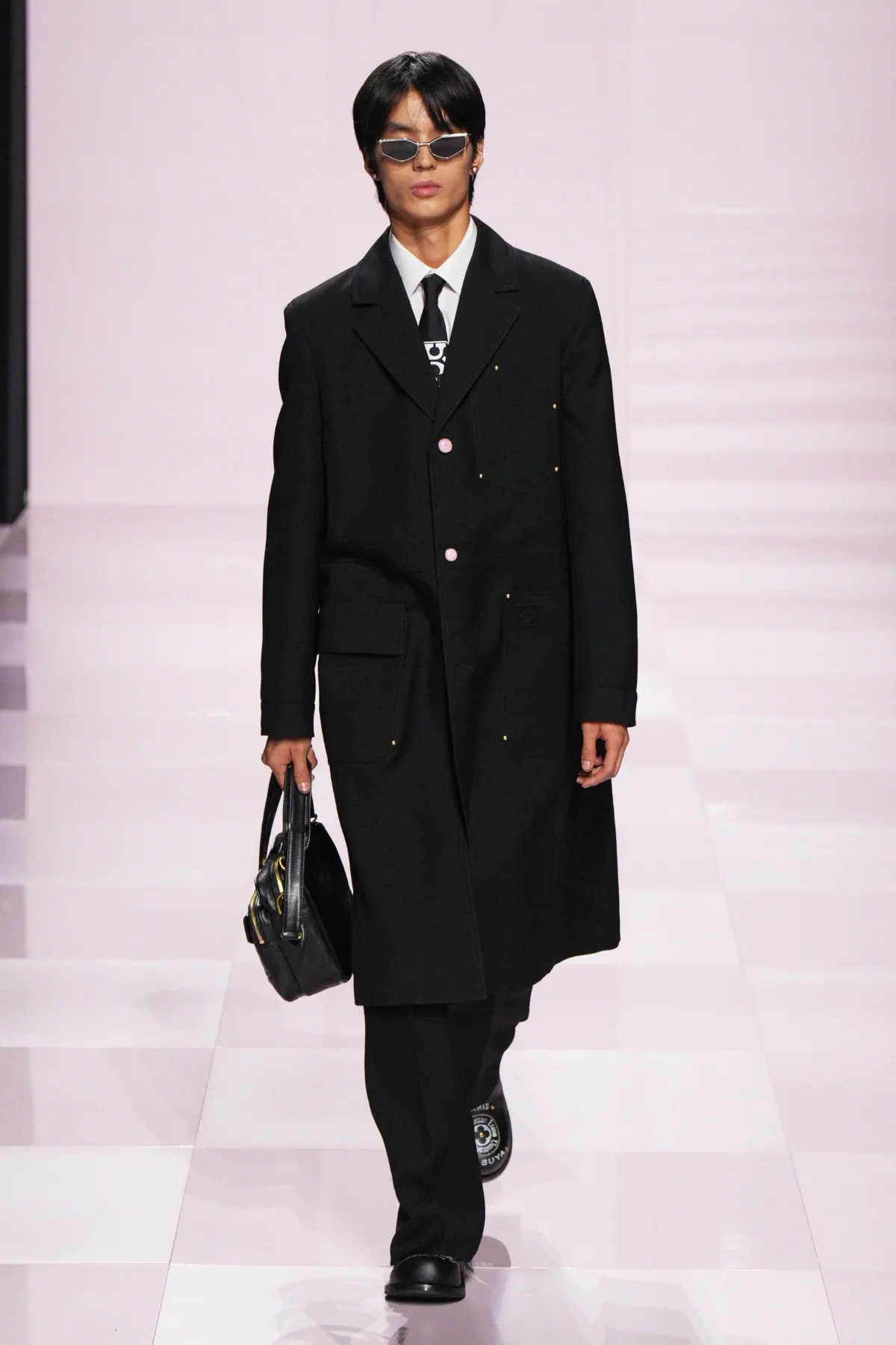 Pour l'automne 2025, Louis Vuitton célèbre célèbre l'amitié durable entre Pharrell Williams et Nigo