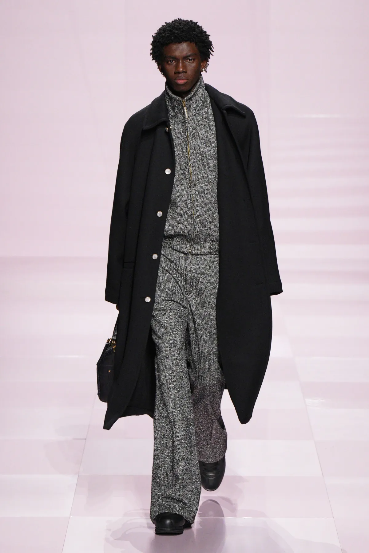 Pour l'automne 2025, Louis Vuitton célèbre célèbre l'amitié durable entre Pharrell Williams et Nigo