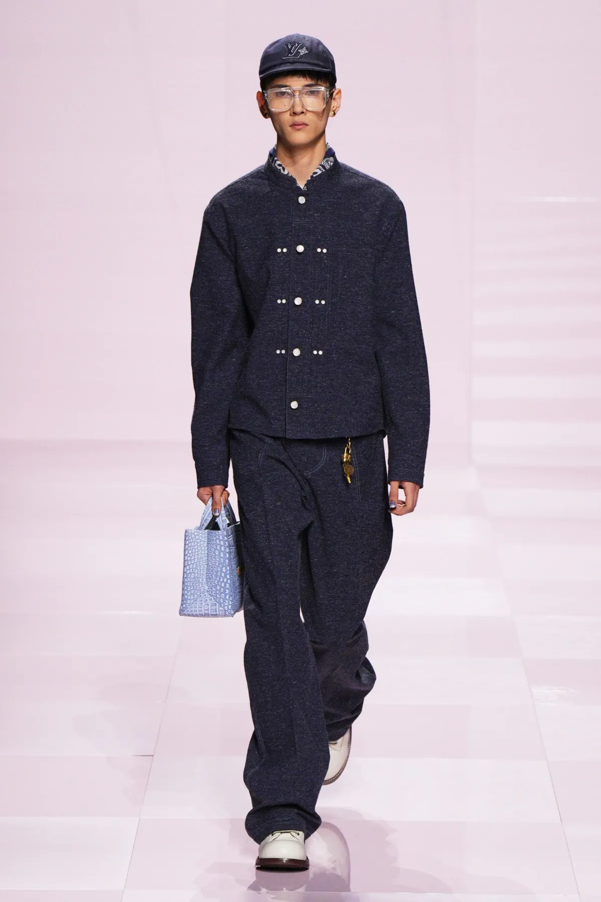 Pour l'automne 2025, Louis Vuitton célèbre célèbre l'amitié durable entre Pharrell Williams et Nigo