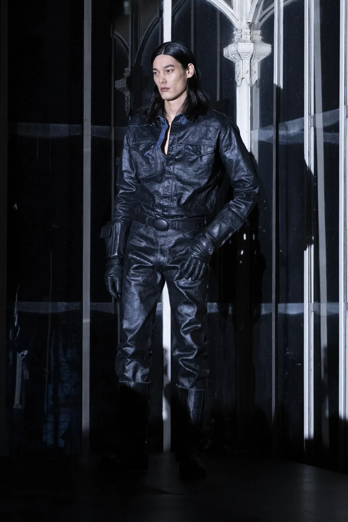 La collection automne 2025 de MM6 Maison Margiela pour le Pitti Uomo est placée sous le signe de la malice noire