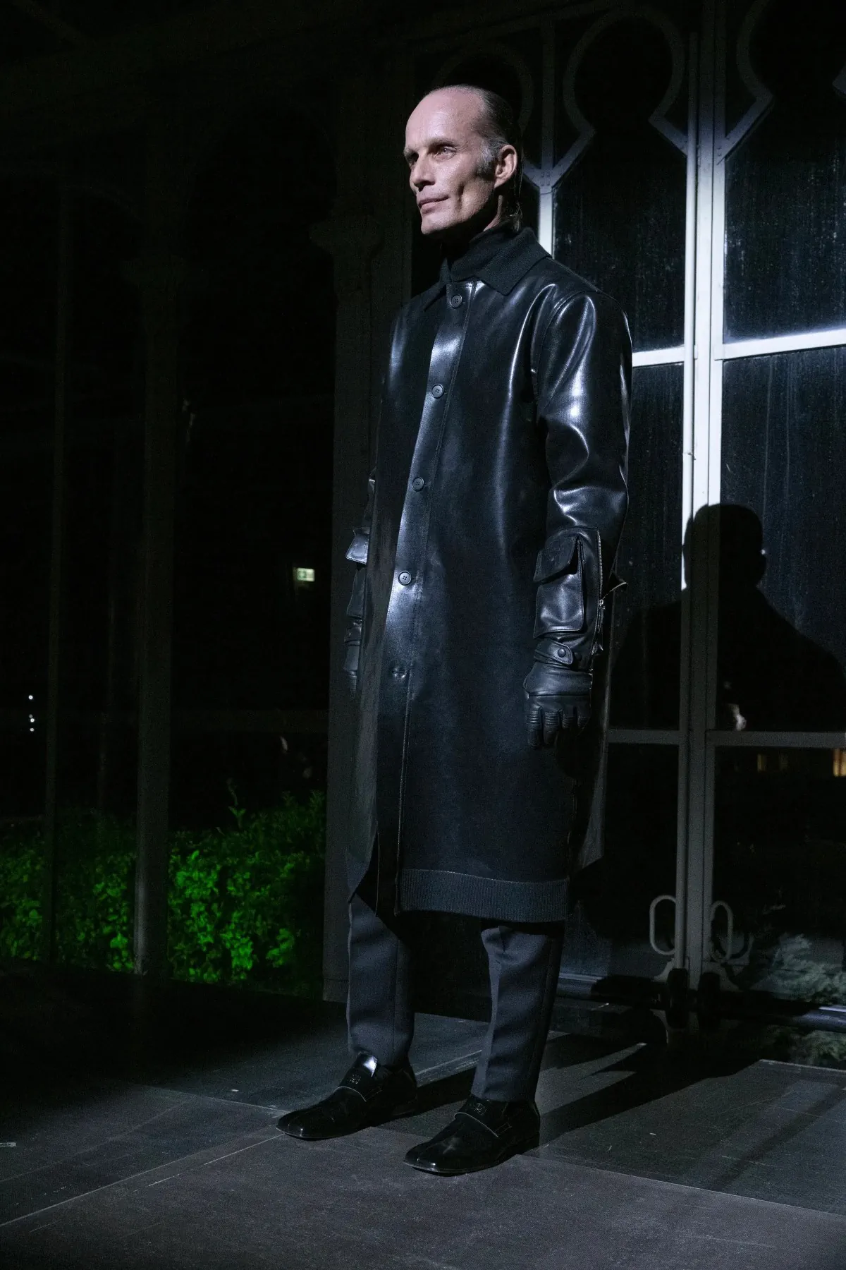 La collection automne 2025 de MM6 Maison Margiela pour le Pitti Uomo est placée sous le signe de la malice noire