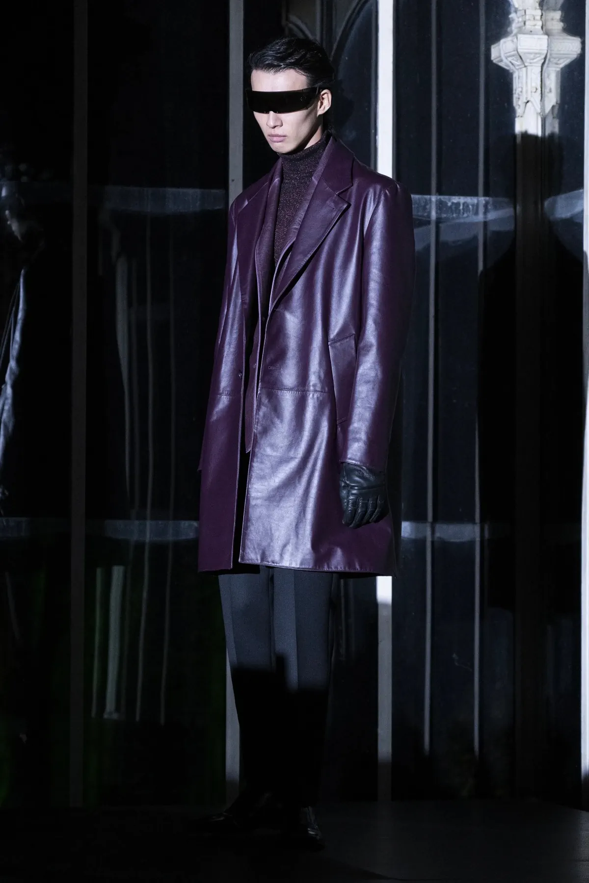 La collection automne 2025 de MM6 Maison Margiela pour le Pitti Uomo est placée sous le signe de la malice noire