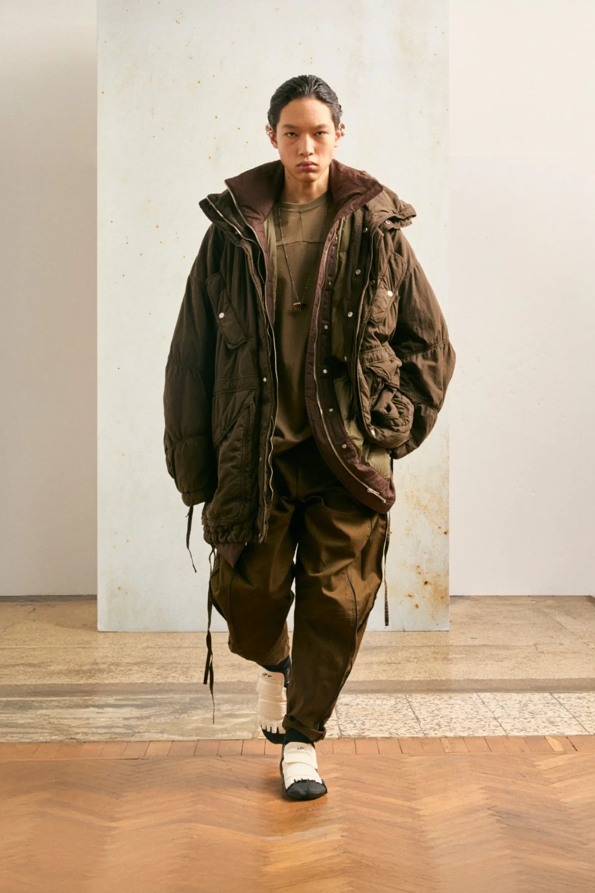 La collection Mordecai automne 2025 célèbre l'adaptabilité humaine et l'inspiration mondiale