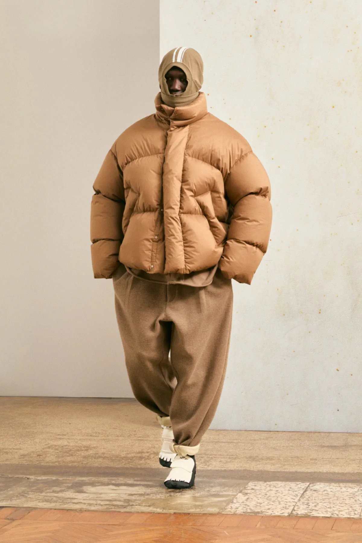 La collection Mordecai automne 2025 célèbre l'adaptabilité humaine et l'inspiration mondiale