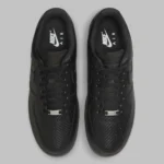 La Nike Air Force 1 Low « Black Carbon Fiber » réinvente le classique avec une touche de robustesse