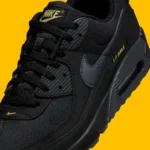La Nike Air Max 90 « Batman » insuffle l'esprit de Gotham à vos pieds
