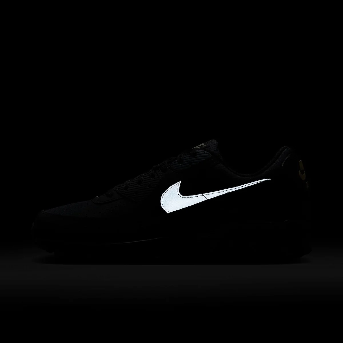 La Nike Air Max 90 « Batman » insuffle l'esprit de Gotham à vos pieds