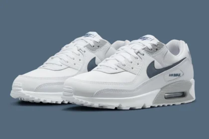 La Nike Air Max 90 est remise au goût du jour en « Grey/Diffused Blue »