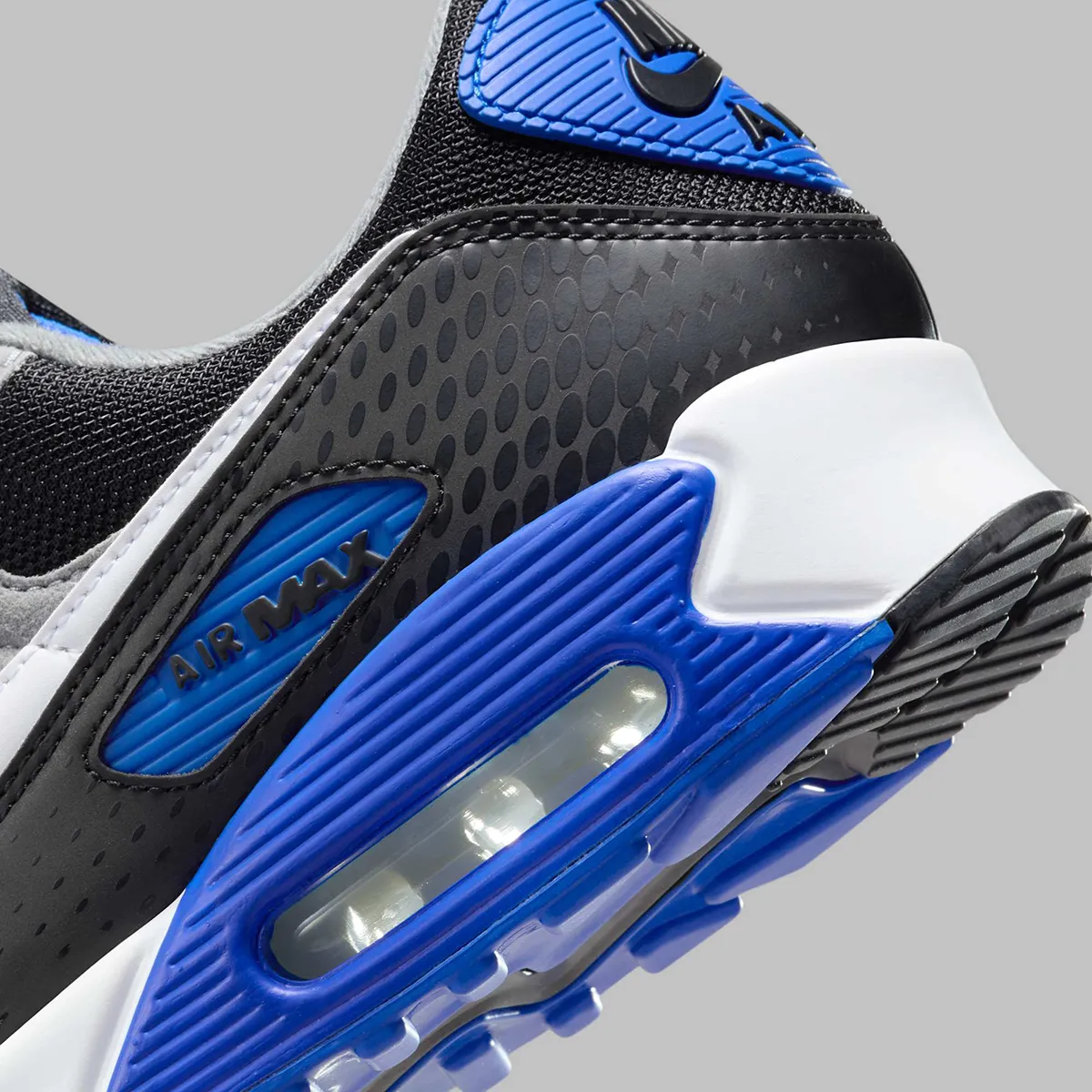 La Nike Air Max 90 « Lyon Blue » associe un style classique à une touche de modernité