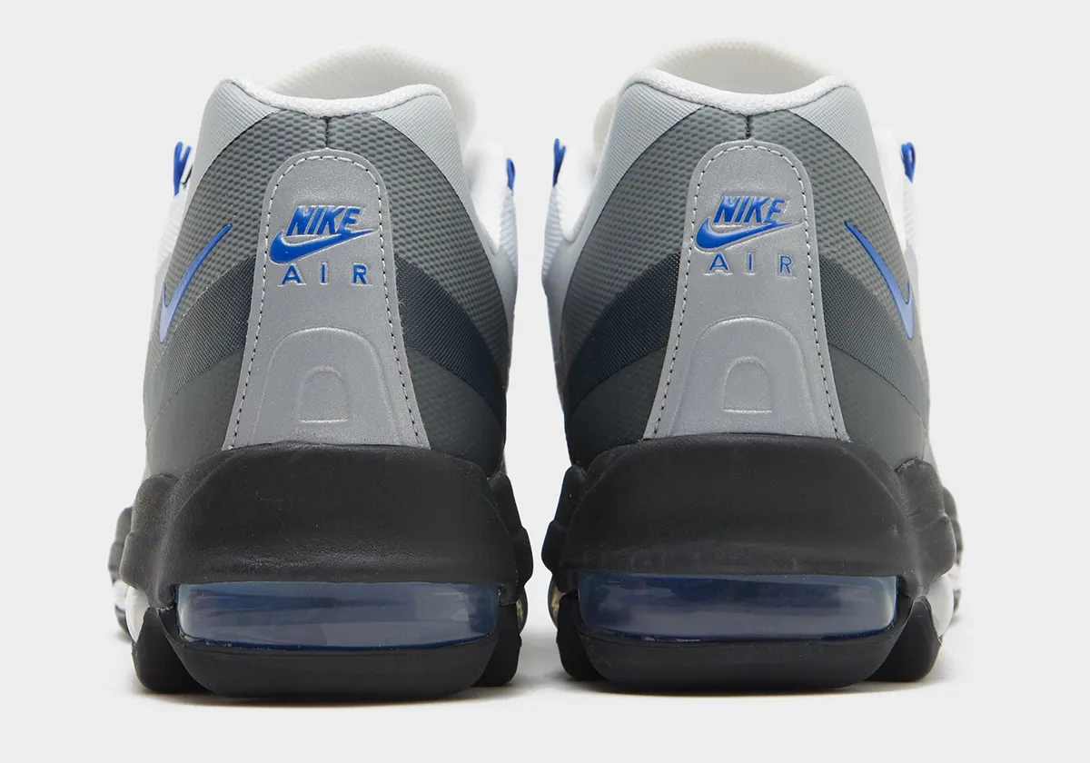 Nike Air Max 95 Ultra Royal 6 La Nike Air Max 95 « Ultra Royal » célèbre la silhouette emblématique en y apportant une touche moderne