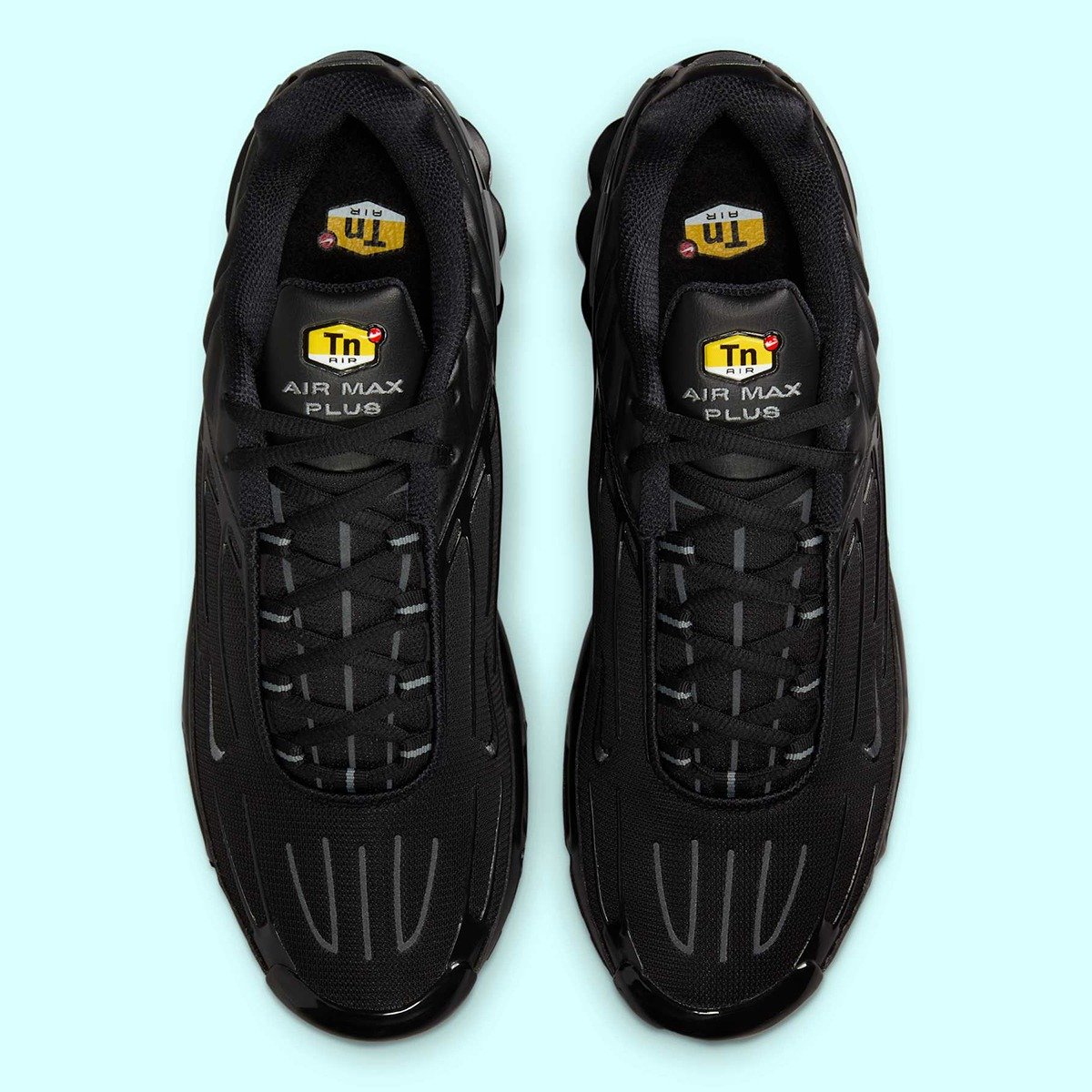 La Nike Air Max Plus 3 « Black/Silver » fait un retour audacieux avec un nouveau look épuré