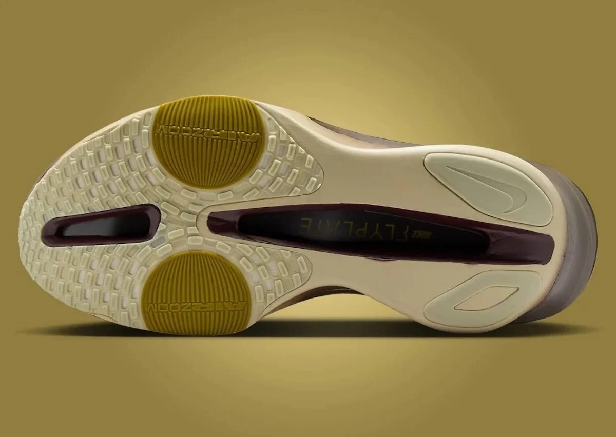 La Nike Alphafly 3 Premium débarde en coloris « Light Army/Desert Moss »