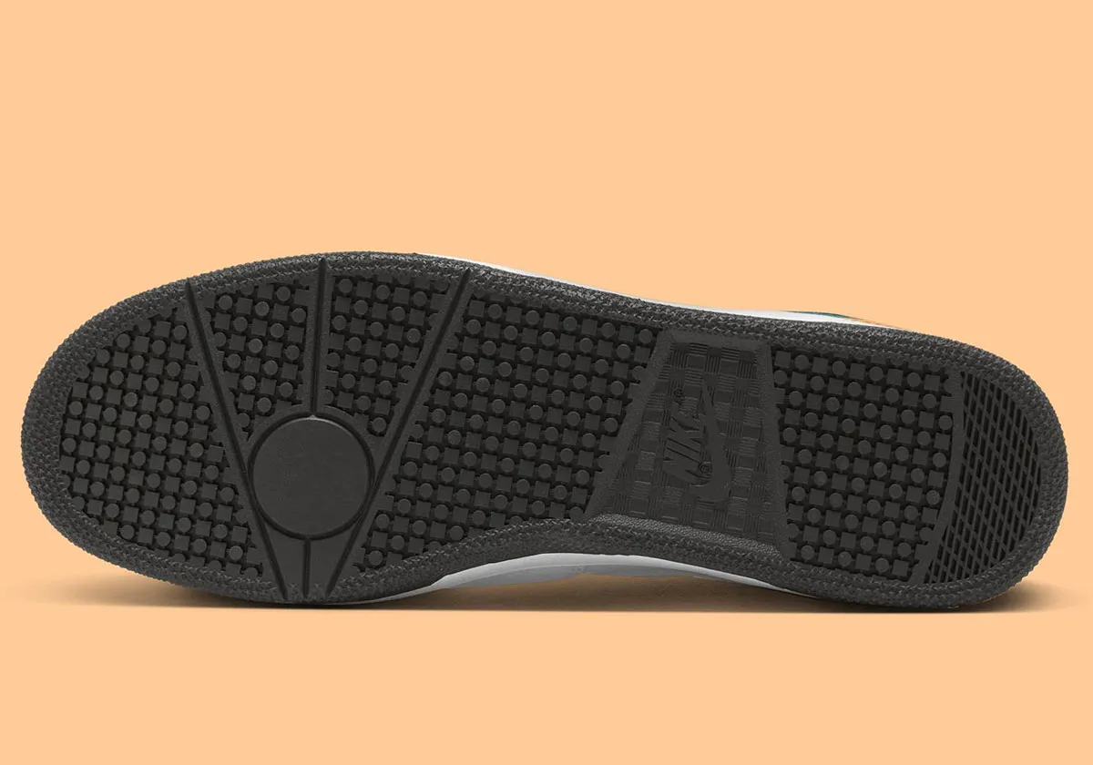 La Nike Mac Attack « Year of the Snake » célèbre le Nouvel An lunaire