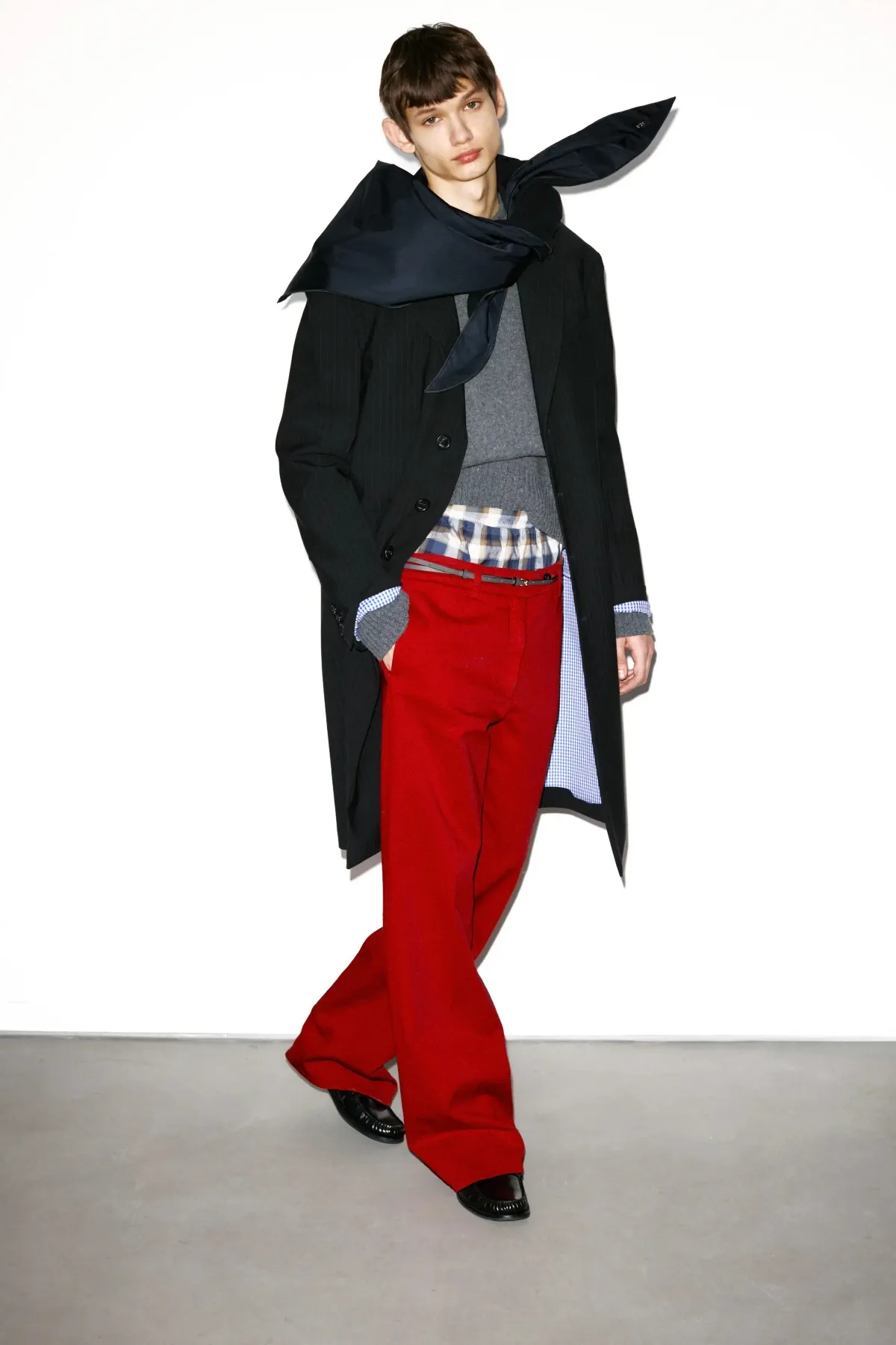 N°21 Automne 2025 réinvente la masculinité avec une rébellion ludique et une élégance subtile